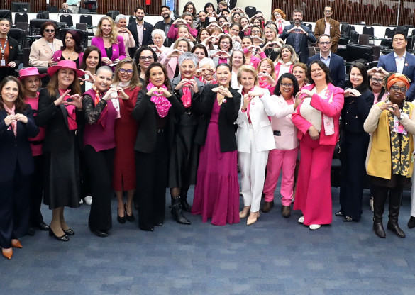 Assembleia abre Outubro Rosa com relatos de superação e alerta para prevenção do câncer de mama