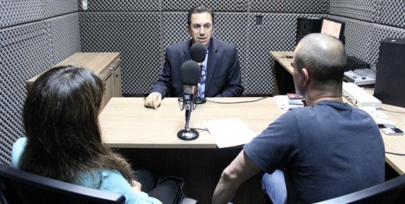 Fascinado pelo rádio, Reichembach participa do "Fala Deputado" desta semana, na Rádio Assembleia
