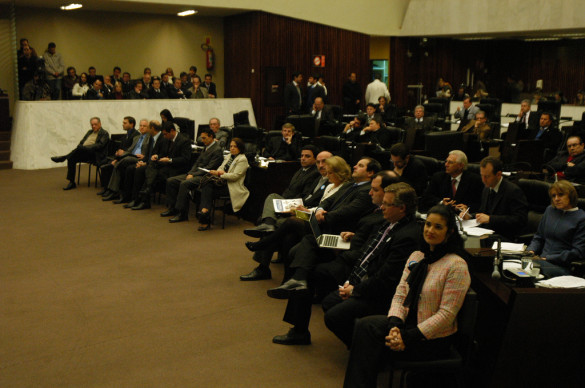 Deputados ouvem candidatos à vaga de conselheiro do TCE