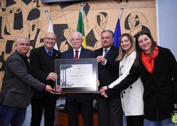 Ex-prefeito de Ponta Grossa, Otto Santos da Cunha, recebe o Título de Cidadão Benemérito do Paraná
