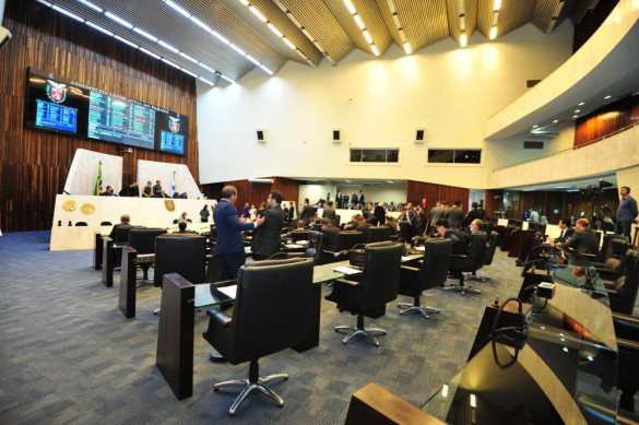 Assembleia aprova incentivos ao aproveitamento da energia produzida por micro e minigeradores