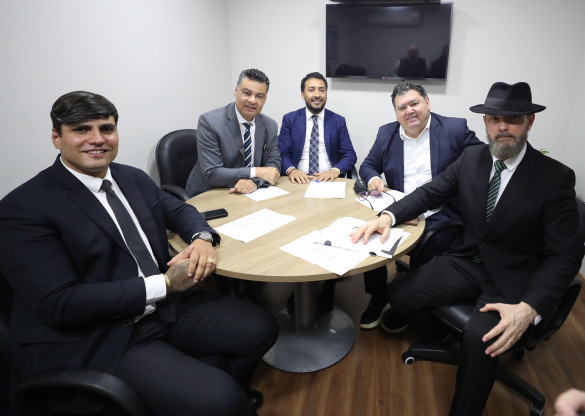 Comissão de Segurança Pública aprova obrigatoriedade de atendimento feminino para mulheres vítimas de violência nas delegacias do Paraná
