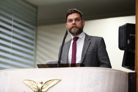 Deputado Goura critica desmonte da Rádio Educativa do Paraná em pronunciamento na Assembleia