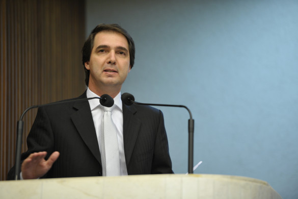 Projeto pretende garantir adequações em balcões de atendimento para cadeirantes