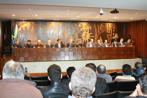 Assembleia debate alternativas para impedir extinção de zonas eleitorais no Paraná