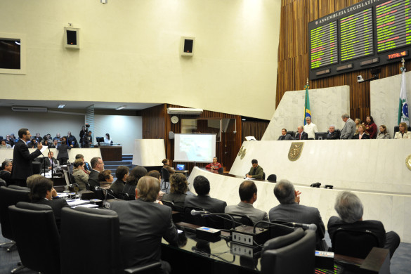 Deputados aprovam reajuste de 6,49%, em parcela única, para o funcionalismo