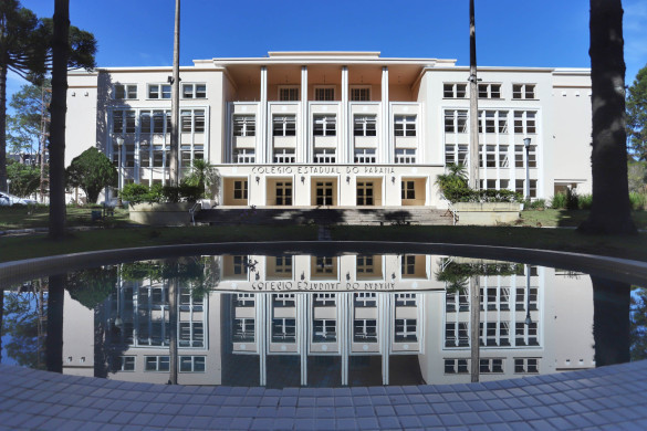 Deputada Luciana Rafagnin (PT) homenageia os 180 anos do Colégio Estadual do Paraná