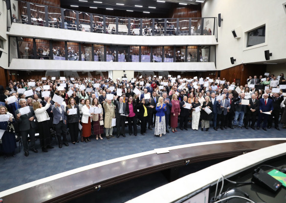 Assembleia Legislativa celebra o Dia do Cirurgião-Dentista com homenagens aos profissionais que cuidam da saúde bucal dos paranaenses