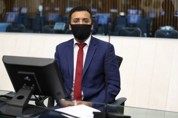 Deputado Soldado Adriano José testa positivo para Covid-19