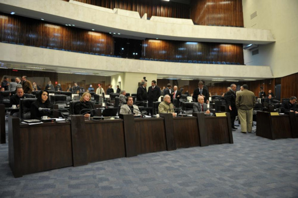 Projetos Luz Fraterna e que trata dos depósitos judiciais serão votados nesta quinta-feira (25)