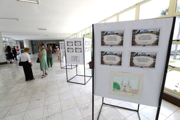 Assembleia recebe exposição “Curitiba em Trovas” com poemas e  ilustrações em homenagem aos 333 anos da capital