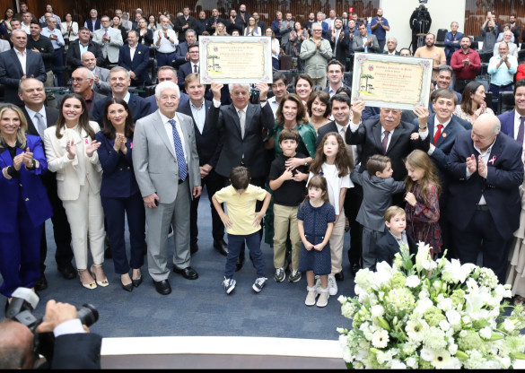 Assembleia Legislativa concede título de Cidadão Honorário do Paraná aos médicos Marco Antônio e Pedro Ernesto Caron