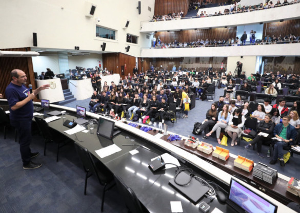Plenário da Assembleia Legislativa recebe a Semifinal do projeto Debatedores Nota Mil