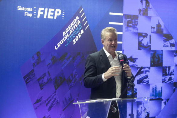 Deputado Luis Corti (PSB) apresenta propostas no lançamento da Agenda Legislativa da FIEP