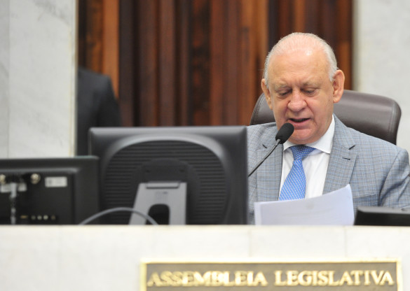 Projetos do Executivo que alteram previdência do Estado avançam na Assembleia