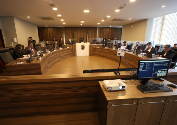 Votação da admissibilidade da PEC do espanhol é novamente adiada na CCJ