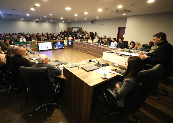 Projeto de lei que fomenta hortas urbanas no Paraná é debatido por mais de 20 especialistas em audiência pública