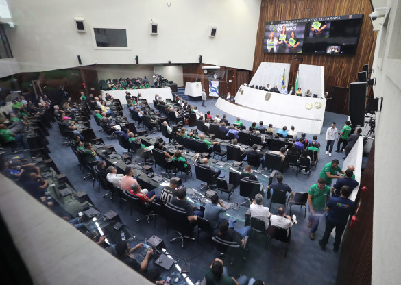 Plano Decenal do Esporte do Paraná (2026-2035) é entregue à Assembleia