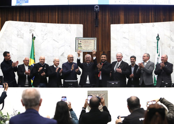 Assembleia Legislativa entrega o título de Cidadão Benemérito do Paraná ao empresário Ivo Pierin Júnior