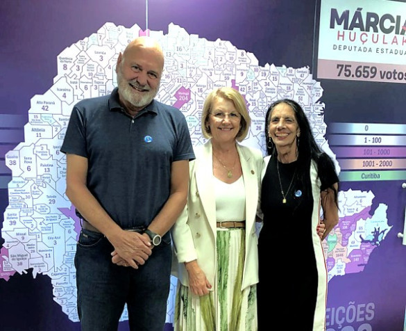 Exposição “Curitiba em Trovas” celebra os 60 anos da União Brasileira de Trovadores na Assembleia Legislativa