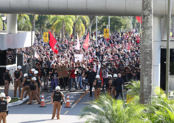 Assembleia Legislativa avalia bens públicos danificados durante invasão