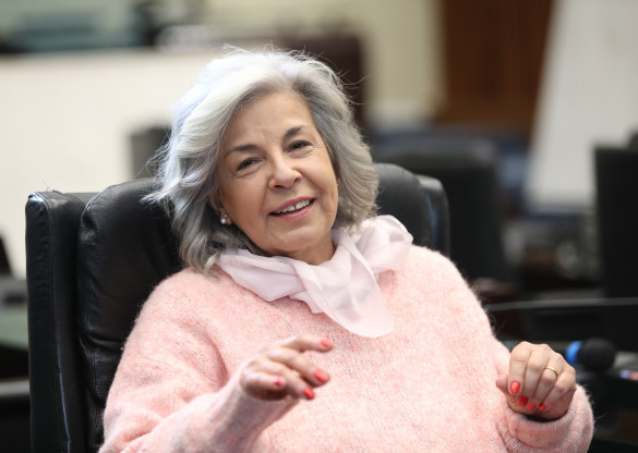 A pintora, escultura e desenhista Leila Pugnaloni faz retrospectiva da carreira e fala sobre influências