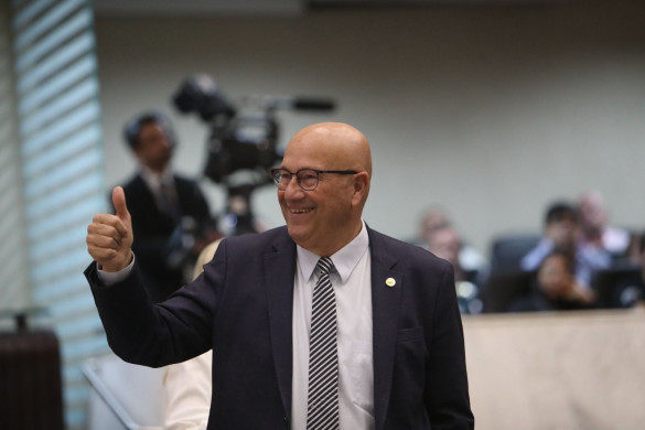 Deputado propõe título de utilidade pública para organização que presta serviços de equoterapia