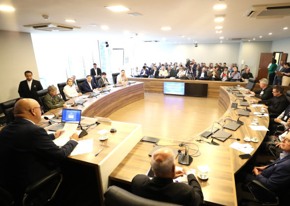Debate sobre gestão sustentável do solo e da água reúne pesquisadores na Assembleia Legislativa do Paraná