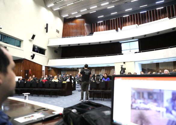 Idosos aprendem como combater o cibercrime e navegar com segurança na internet