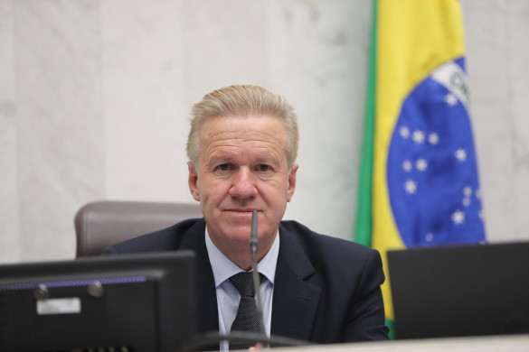 Projeto de lei pretende regulamentar o recebimento de presentes e doações por servidores públicos