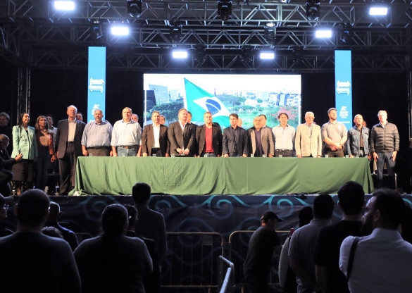 Durante Sessão Especial em Paranaguá, Assembleia recebe reivindicações da população do Litoral