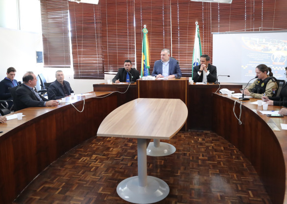 Audiência Pública discute demandas dos taxistas paranaenses diante da forte concorrência dos aplicativos e de denúncias de “pirataria”