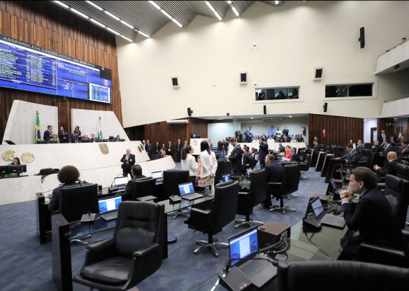 Aprovado projeto que trata sobre a cobrança de couvert artístico no Paraná