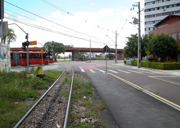Lei garante desvio das linhas férreas dos centros urbanos no Paraná