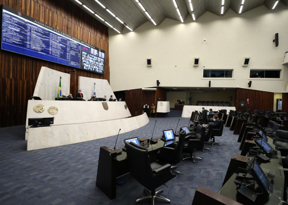 Projeto que altera lei de zoneamento ambiental e diretrizes de uso da Ilha do Mel recebe pedido de vista na CCJ