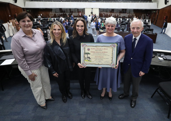 Médica Laila de Laguiche é a nova Cidadã Honorária do Estado do Paraná