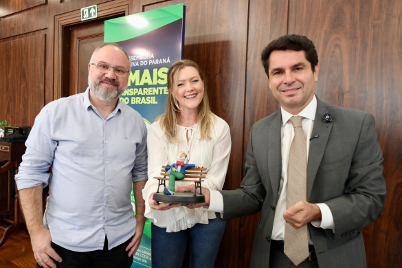 Assembleia Legislativa adere a projeto que eterniza personalidades paranaenses em álbum do Zequinha