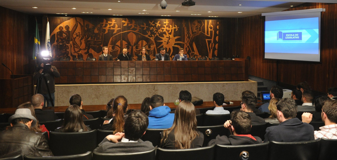 Neste ano a Escola do Legislativo vai formular cursos e palestras com temas que envolvam saúde, infraestrutura, políticas públicas e economia.