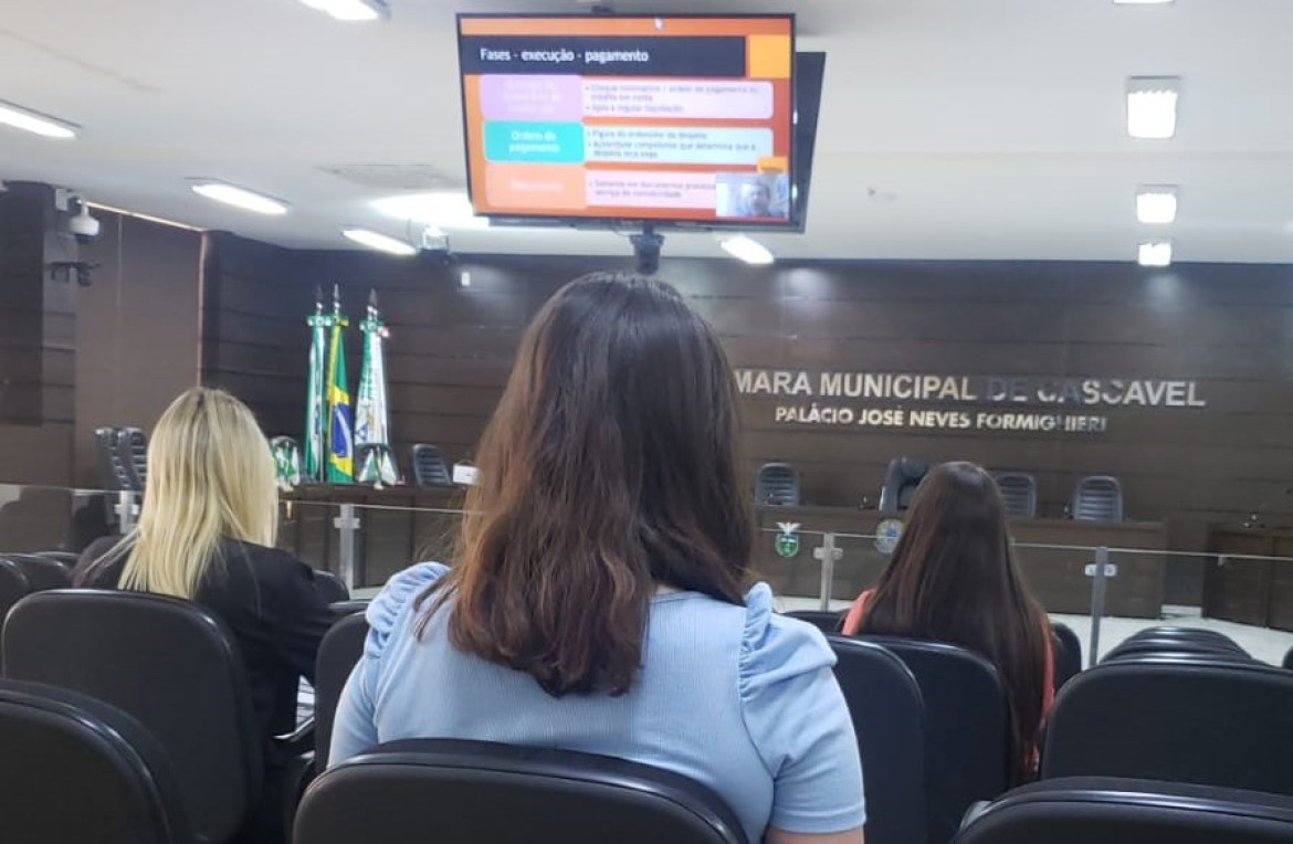 Escola do Legislativo organiza curso para servidores da Câmara Municipal de Cascavel