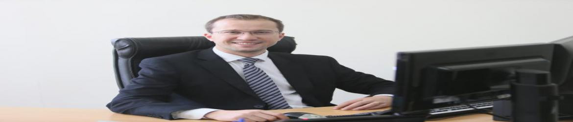 Diretor da Escola do Legislativo, Dylliardi Alessi, reforçando a importância da inscrição dos acadêmicos no Parlamento Universitário