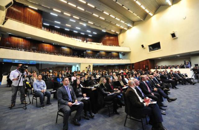 Parlamento Universitário 2017, lota plenário e galerias de estudantes universitários.  / Foto: Dálie Felberg