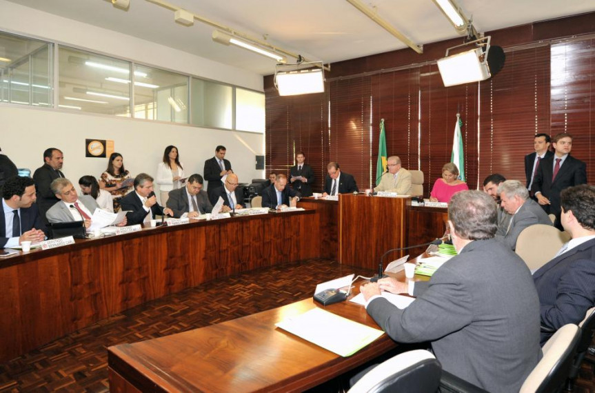 Reunião extraordinária da Comissão de Constituição e Justiça (CCJ).