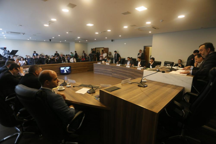 Reunião extraordinária da CCJ foi realizada nesta quarta-feira (17).