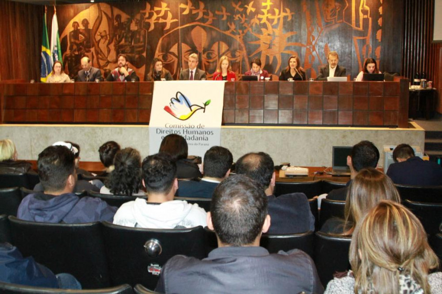 Comissão dos Direitos Humanos e da Cidadania promoveu nesta segunda-feira (26) uma audiência pública para debater a nova "Lei de Migração".