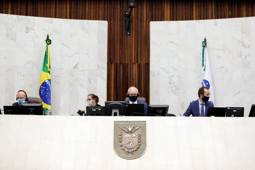 Deputados aprovam projeto que permite que a Sanepar amplie sua área de atuação.