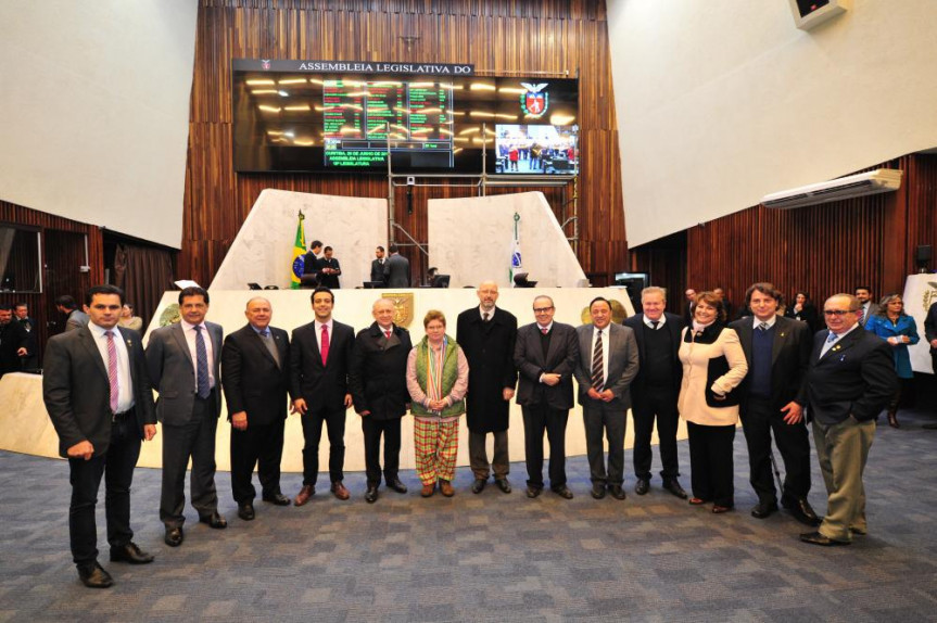  Lançamento do aplicativo para tablet e smartphone "Agora é Lei no Paraná".