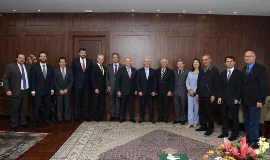 Membros da cúpula do TJ fazem visita de cortesia à Assembleia Legislativa do Paraná.