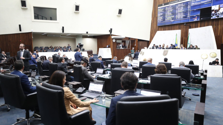Pauta de votações da sessão plenária desta segunda-feira (24) contou com 18 itens.