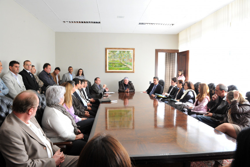 Comissão Executiva fala sobre a importância da Central de Atendimento ao Cidadão.