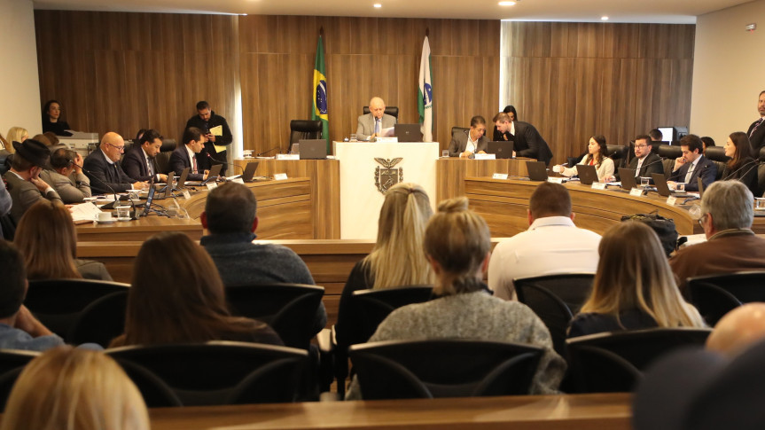 Reunião ocorreu no início da tarde desta terça-feira (19), no Auditório Legislativo.